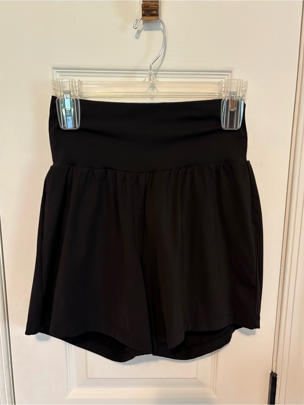 HALARA Black Women's Flowy Athletic Skort - NWOT